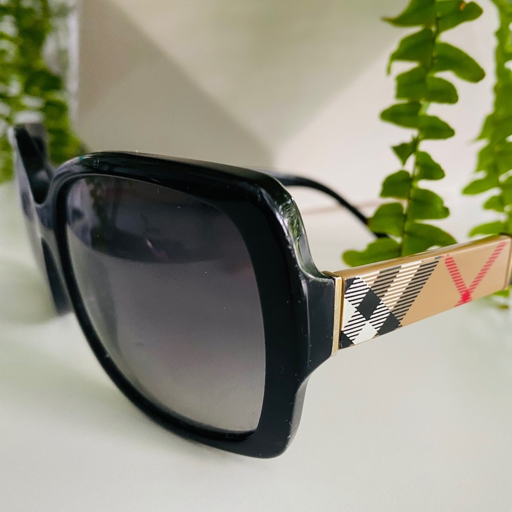 Authentic Burberry sunglasses